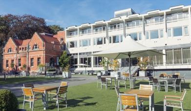 The Lincoln Hotel